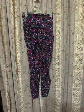 Lululemon‎ Base Pace HR Tight Floral Print Size 2 NWOT